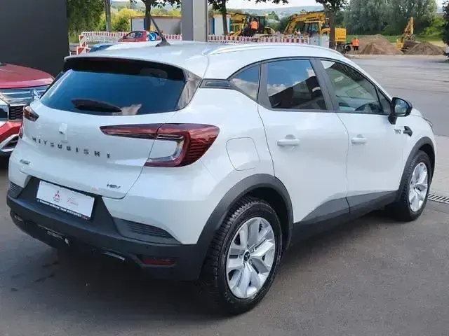 Gebraucht Mitsubishi ASX Plus 94 PS (69 kW) 2024 Weiß SUV