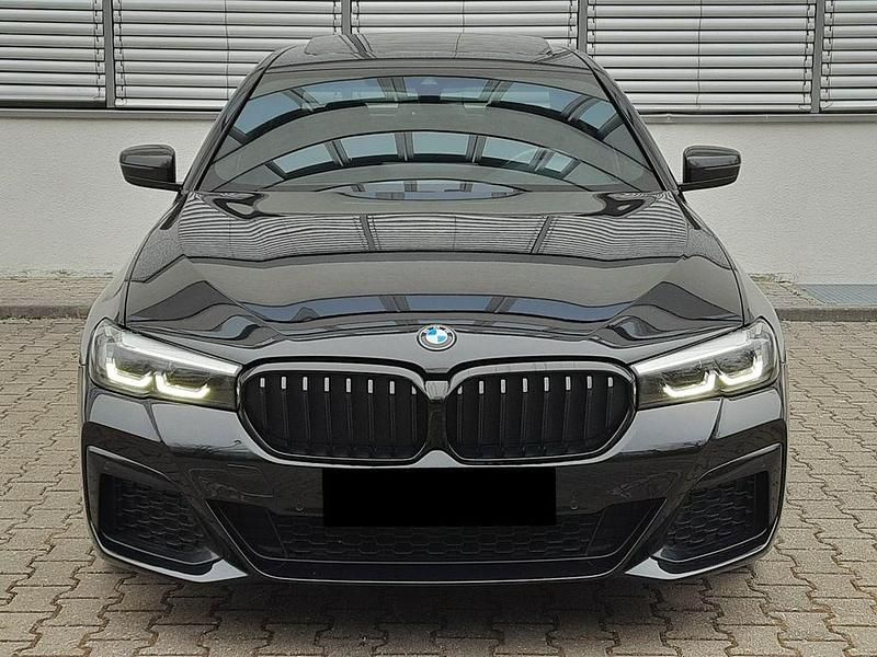 Gebraucht BMW 530 Sport Line 286 PS (210 kW) 2021 Liquid black Limousine