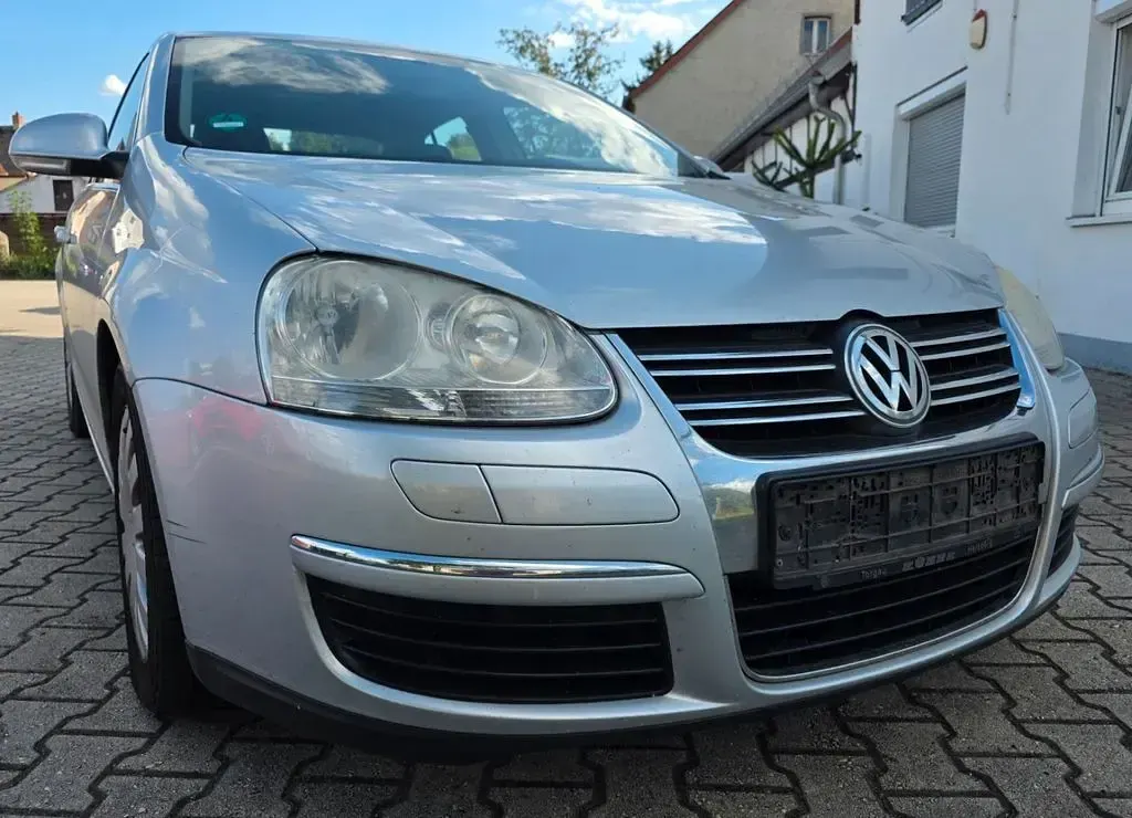 Gebraucht VW Jetta Comfortline 105 PS (77 kW) 2005 Silber Limousine