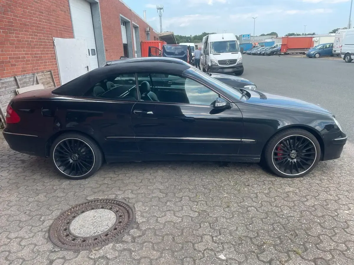 Gebraucht Mercedes CLK320 224 PS (164 kW) 2006 Schwarz Cabrio