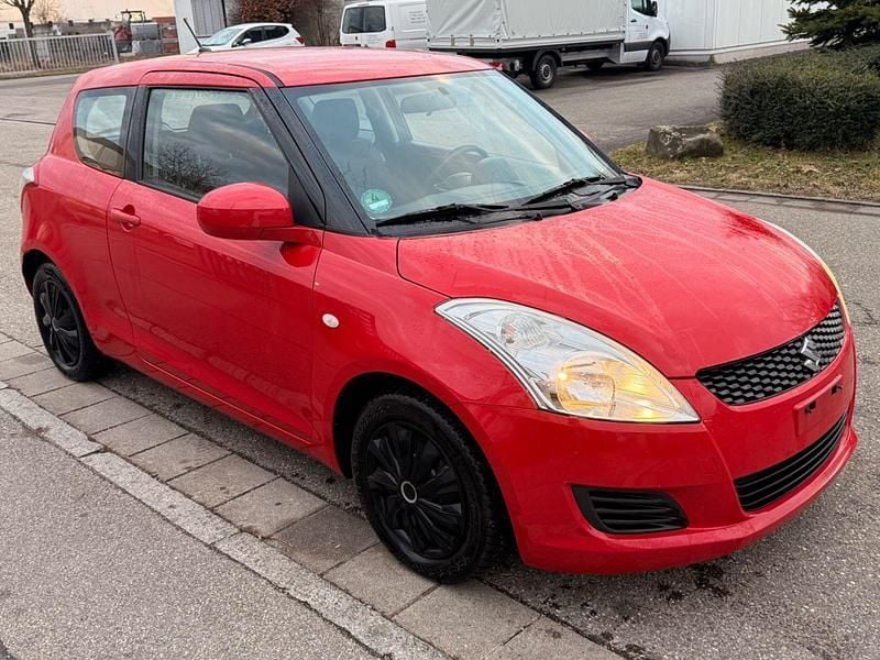 Rot Gebraucht 2012 Suzuki Swift Kleinwagen | 2.450 € (Guter Preis) - Bild 1/4