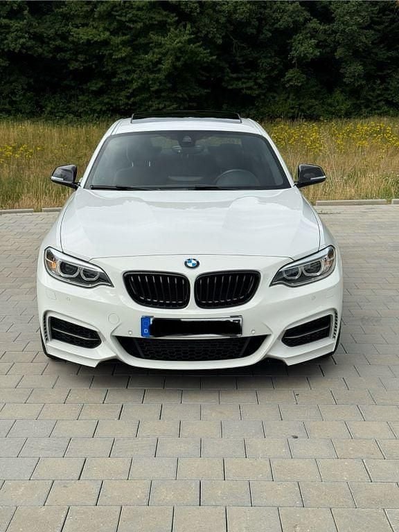 Weiß Gebraucht 2015 BMW M235 M Performance Coupé | 22.890 € (Fairer Preis) - Bild 1/4