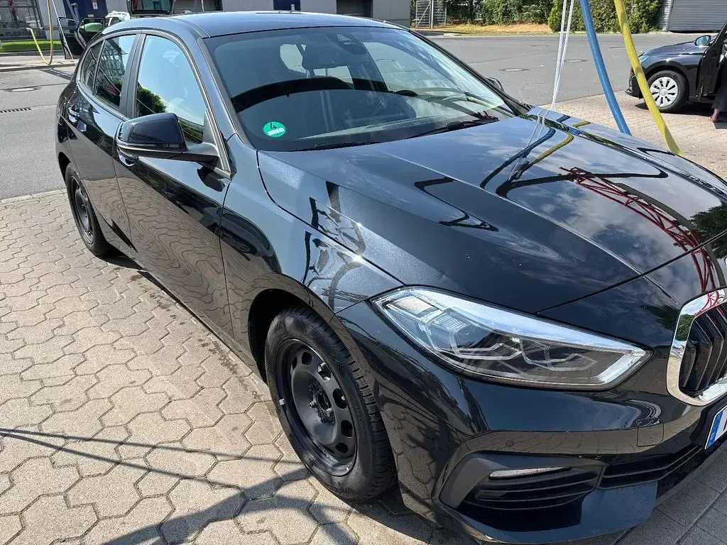 Gebraucht BMW 116 Advantage 116 PS (85 kW) 2022 Schwarz Kleinwagen
