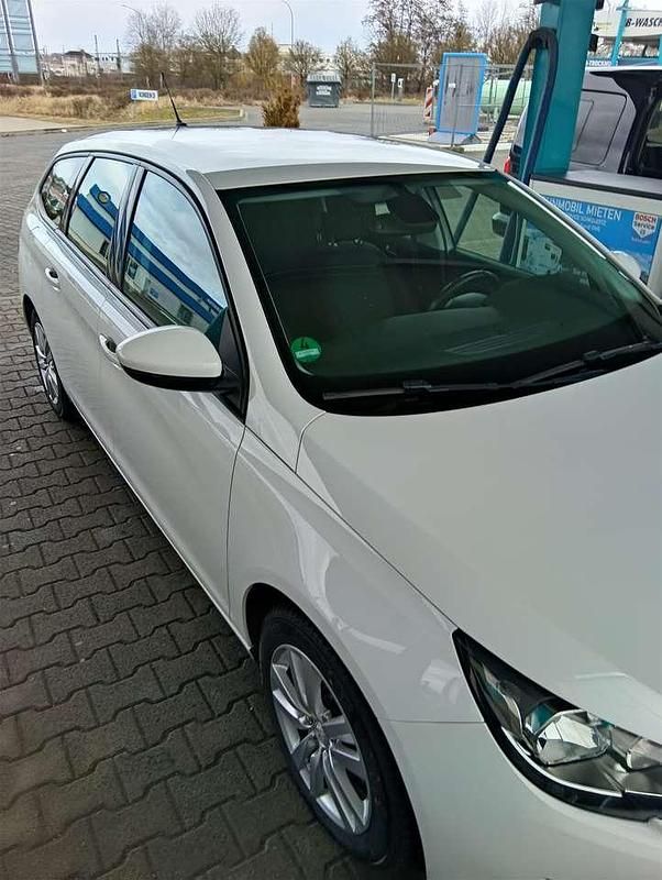 Gebraucht Peugeot 308 SW 131 PS (96 kW) 2015 Weiß Kombi