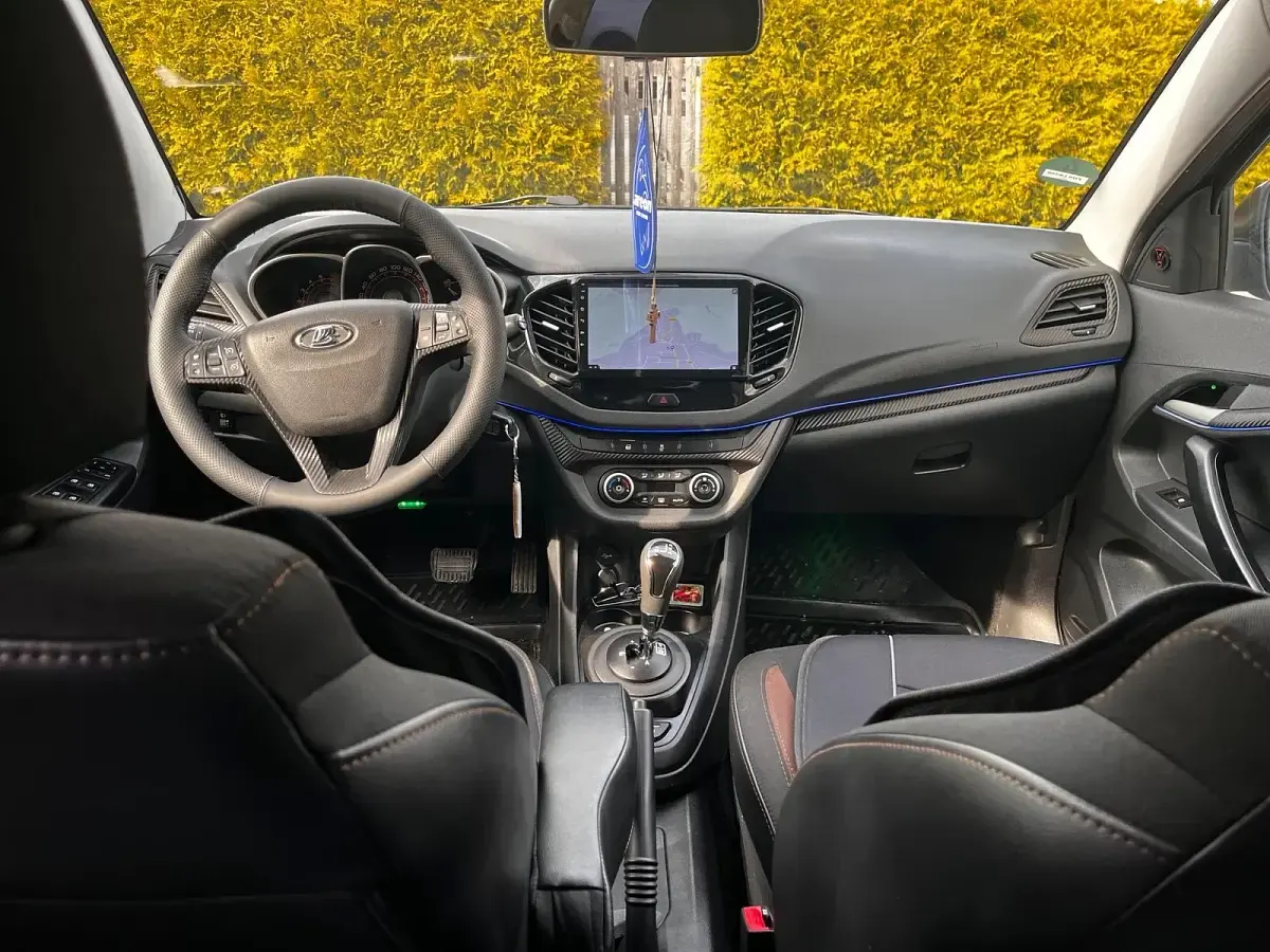 Gebraucht Lada Vesta 106 PS (77 kW) 2017 Limousine