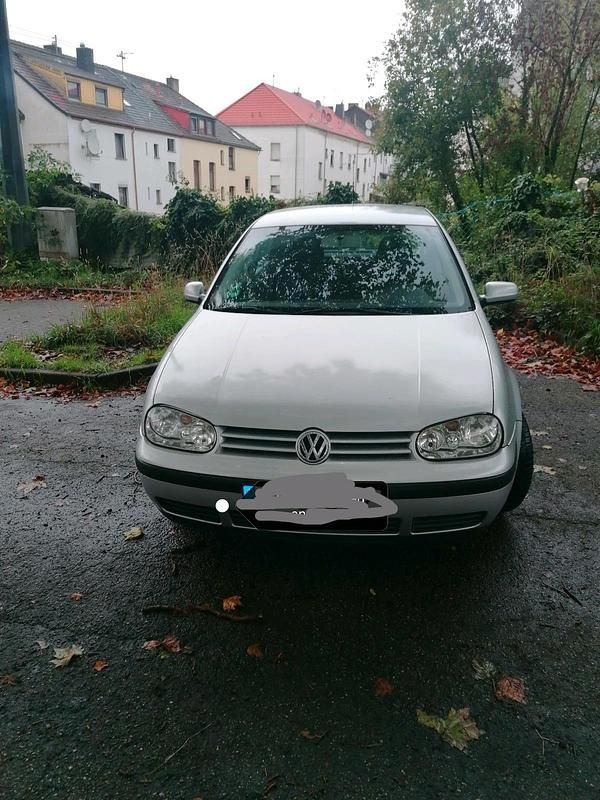 Silber Gebraucht 2002 VW Golf IV Limousine | 1.800 € (Superpreis) - Bild 1/4