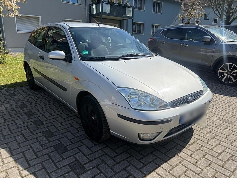Gebraucht Ford Focus 101 PS (74 kW) 2002 Silber Kleinwagen