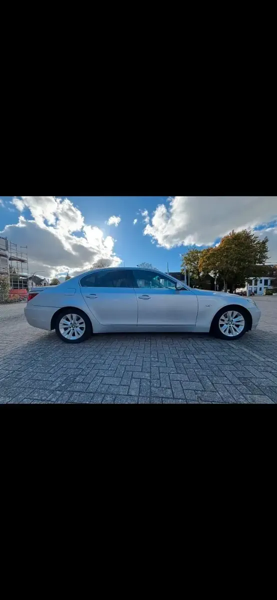 Second-hand BMW 525 177 CP (130 kW) 2006 Argintiu Berlinǎ