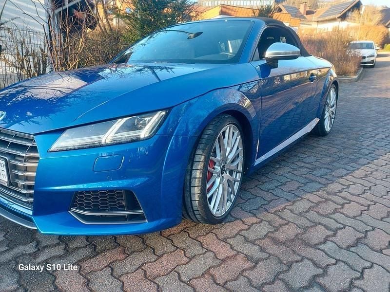 Gebraucht Audi TT Roadster Ambiente 310 PS (228 kW) 2016 Blau Cabrio