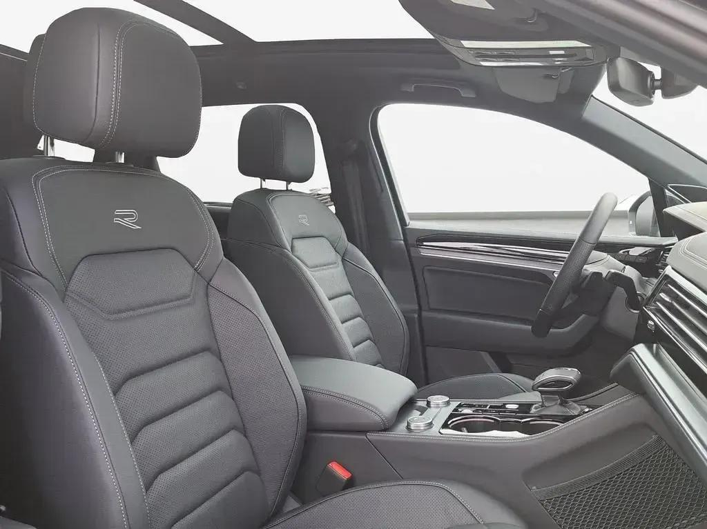 Neu VW Touareg R-line 286 PS (210 kW) 2026 Grenadillschwarz metallic SUV