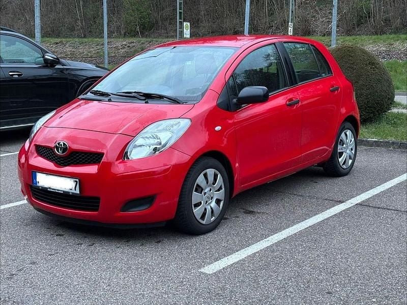 Gebraucht Toyota Yaris 101 PS (74 kW) 2009 Rot Kleinwagen