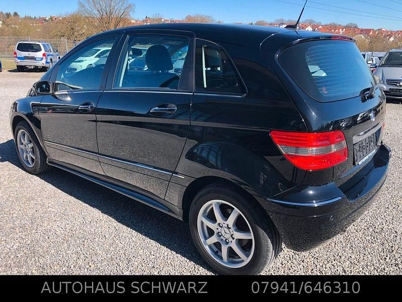 Gebraucht Mercedes B200 136 PS (100 kW) 2007 Schwarz Van / Kleinbus