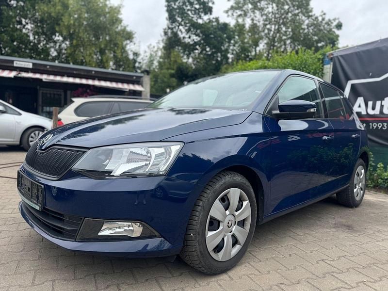 Blau Gebraucht 2016 Skoda Fabia Cool Edition Kleinwagen | 6.490 € (Fairer Preis) - Bild 1/4