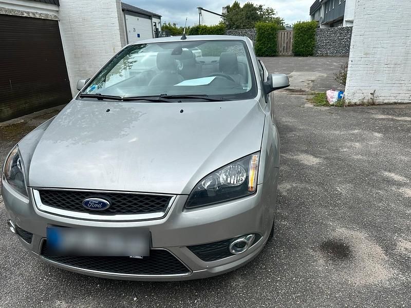 Gebraucht Ford Focus Cabriolet 145 PS (106 kW) 2008 Silber Cabrio