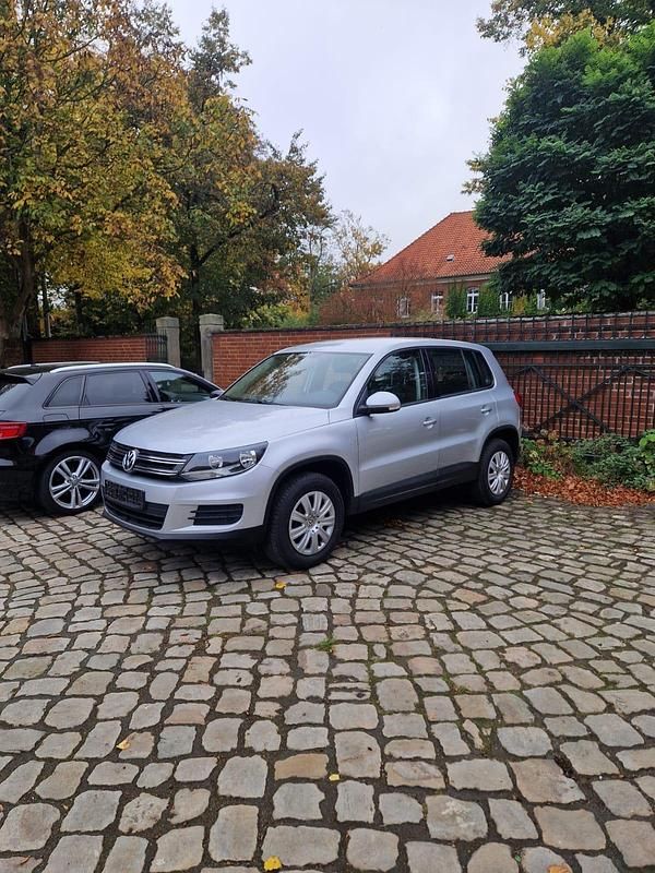 Silber Gebraucht 2012 VW Tiguan SUV | 8.200 € (Guter Preis) - Bild 1/4