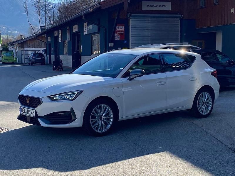 Gebraucht Cupra Leon 150 PS (110 kW) 2021 Weiß Limousine