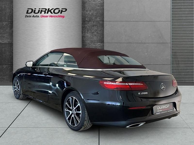 Gebraucht Mercedes E200 Avantgarde 184 PS (135 kW) 2018 Schwarz Cabrio