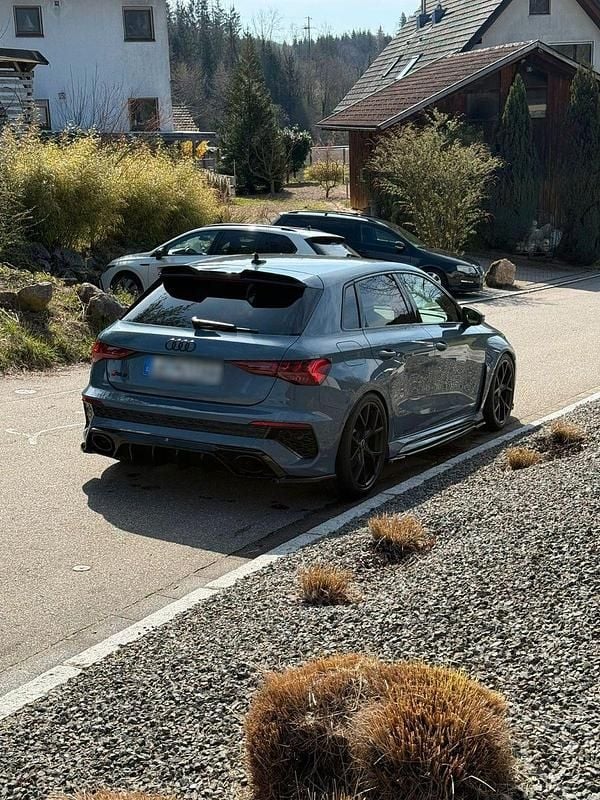 Gebraucht Audi RS3 Ambiente 400 PS (294 kW) 2023 Blau Limousine