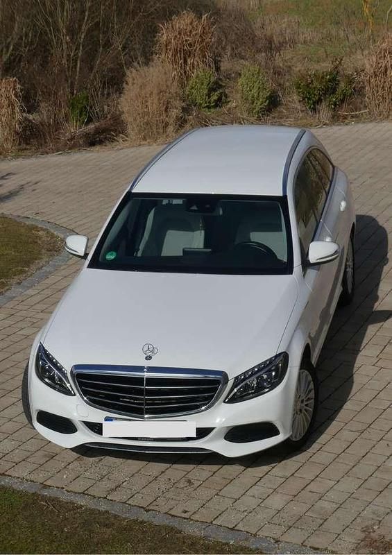 Gebraucht Mercedes 220 170 PS (125 kW) 2015 Weiß Kombi
