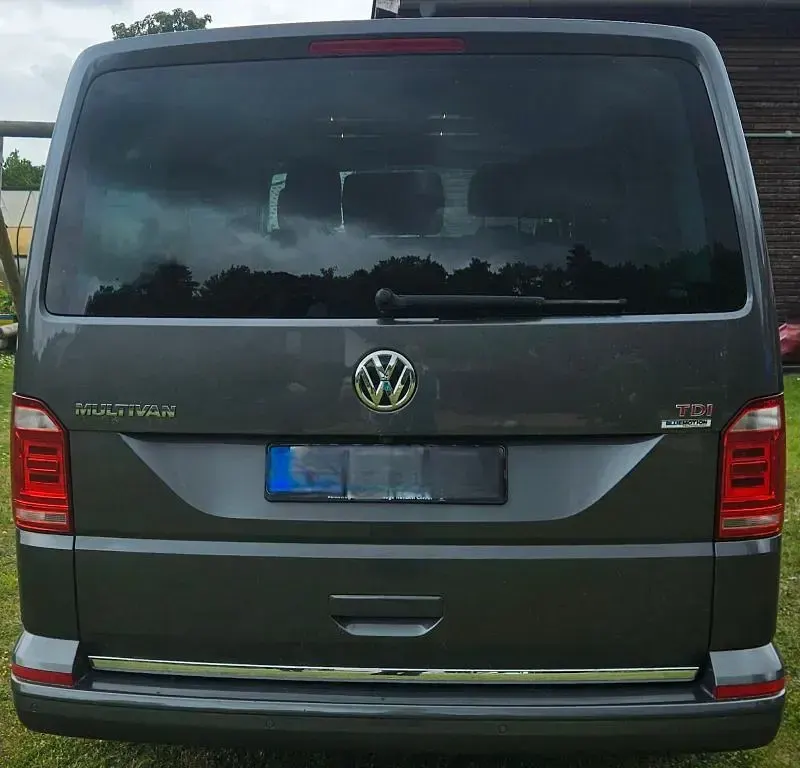 Gebraucht VW Multivan 204 PS (150 kW) 2016 Grau Van / Kleinbus