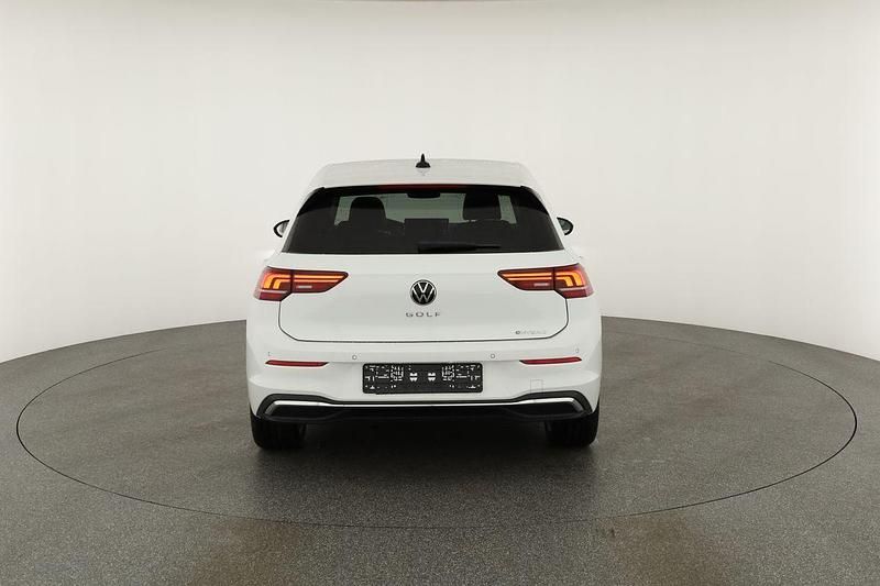 Neu VW Golf VIII Style 204 PS (150 kW) 2025 Pure white