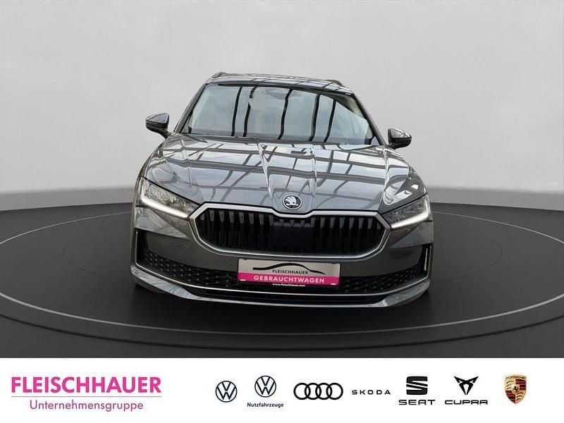 Gebraucht Skoda Superb Selection 265 PS (194 kW) 2025 Grau Kombi