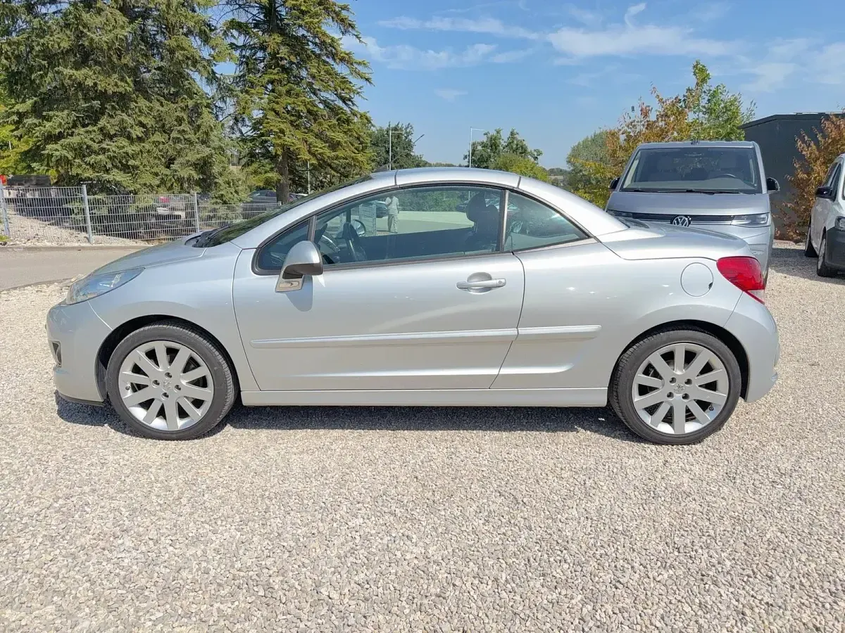 Gebraucht Peugeot 207 CC Platinum 156 PS (114 kW) 2010 Silber Cabrio