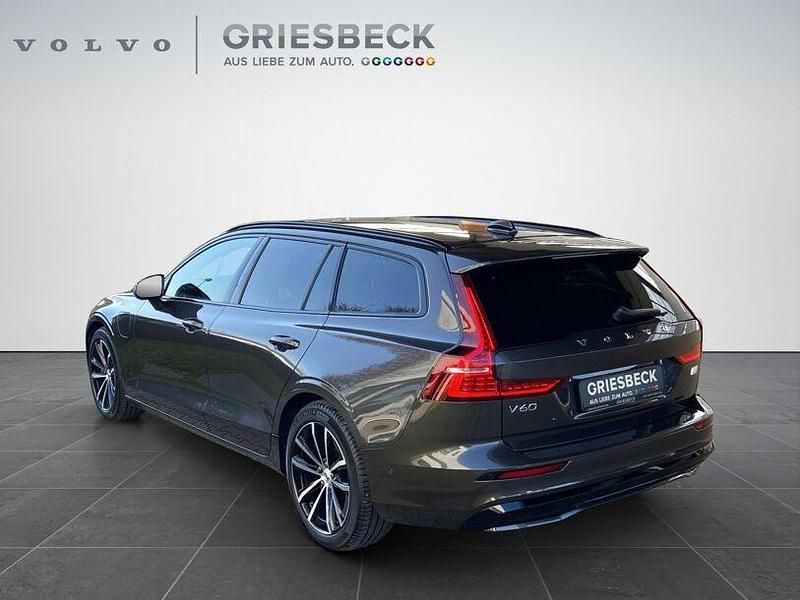 Gebraucht Volvo V60 Plus 455 PS (334 kW) 2023 Platinum grey / metallic Kombi