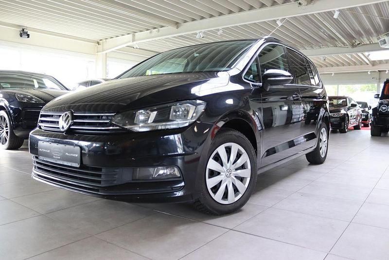 Schwarz Gebraucht 2018 VW Touran Comfortline Van / Kleinbus | 17.990 € (Fairer Preis) - Bild 1/4