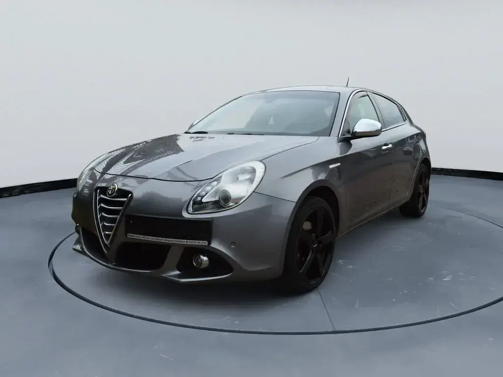 Gebraucht Alfa Romeo Giulietta Turismo 175 PS (128 kW) 2016 Grau Kleinwagen
