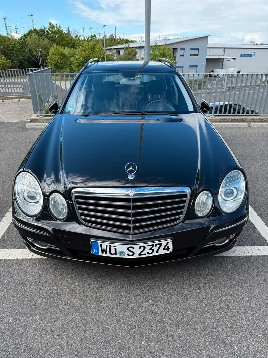 Gebraucht Mercedes E200 Avantgarde 184 PS (135 kW) 2009 Schwarz Kombi