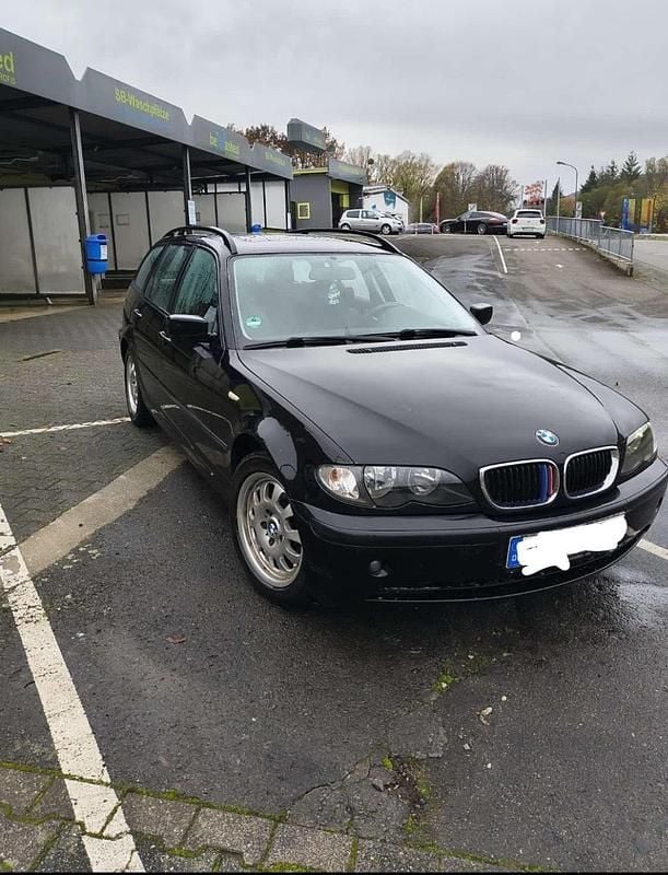 Schwarz Gebraucht 2004 BMW 320 Kombi | 1.850 € (Guter Preis) - Bild 1/4