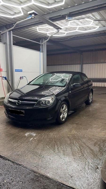 Gebraucht Opel Astra GTC 90 PS (66 kW) 2008 Schwarz Coupé