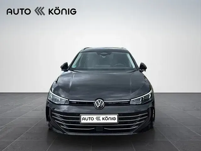 Gebraucht VW Passat Elegance 150 PS (110 kW) 2026 Schwarz Kombi