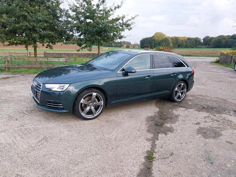 Grün Gebraucht 2016 Audi A4 Kombi | 18.900 € (Fairer Preis) - Bild 1/4