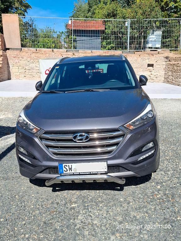 Grau Gebraucht 2015 Hyundai Tucson Premium SUV | 17.500 € (Fairer Preis) - Bild 1/4