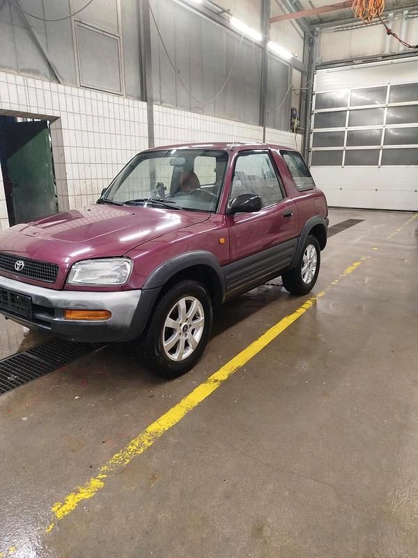 Gebraucht Toyota RAV4 129 PS (94 kW) 1997 Violet SUV