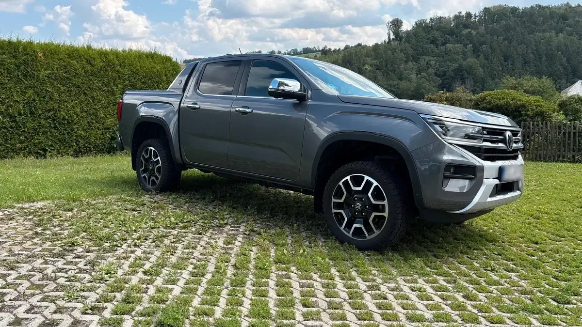 Gebraucht VW Amarok Aventura 241 PS (177 kW) 2023 Grau Pickup