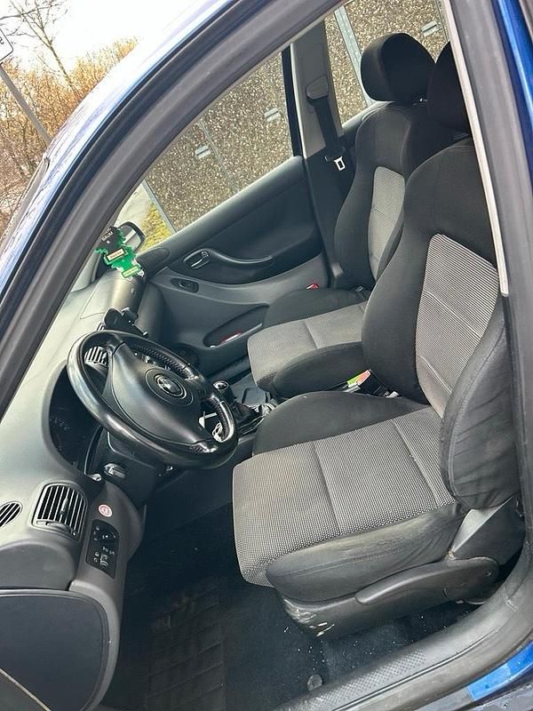 Gebraucht Seat Leon 105 PS (77 kW) 2003 Blau Kleinwagen