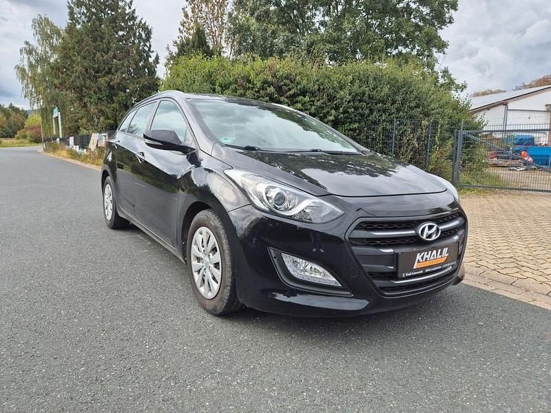 Schwarz Gebraucht 2017 Hyundai i30 Kombi | 7.900 € (Fairer Preis) - Bild 1/4