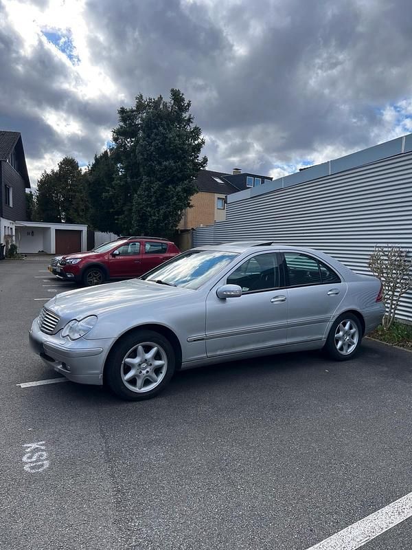 Gebraucht Mercedes C320 Elegance 218 PS (160 kW) 2001 Silber Limousine