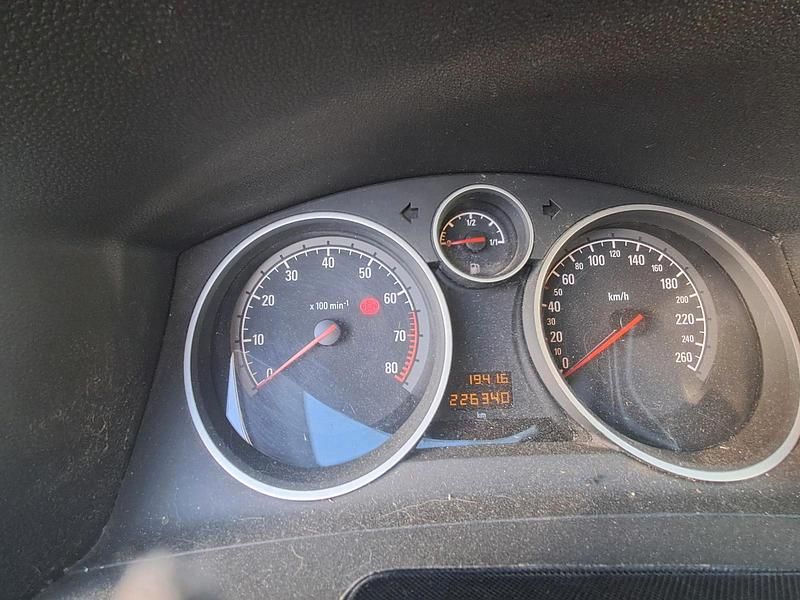 Silber Gebraucht 2007 Opel Zafira Van / Kleinbus | 1.000 € (Superpreis) - Bild 1/4