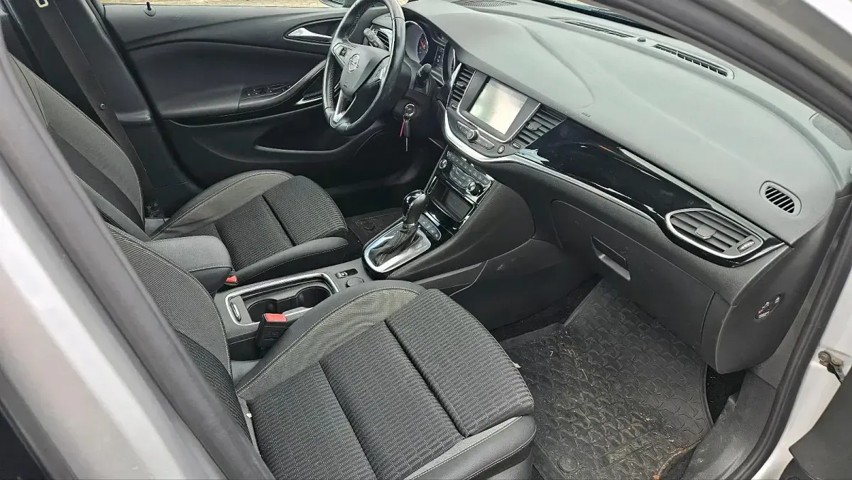 Gebraucht Opel Astra 122 PS (89 kW) 2021 Silber Kombi