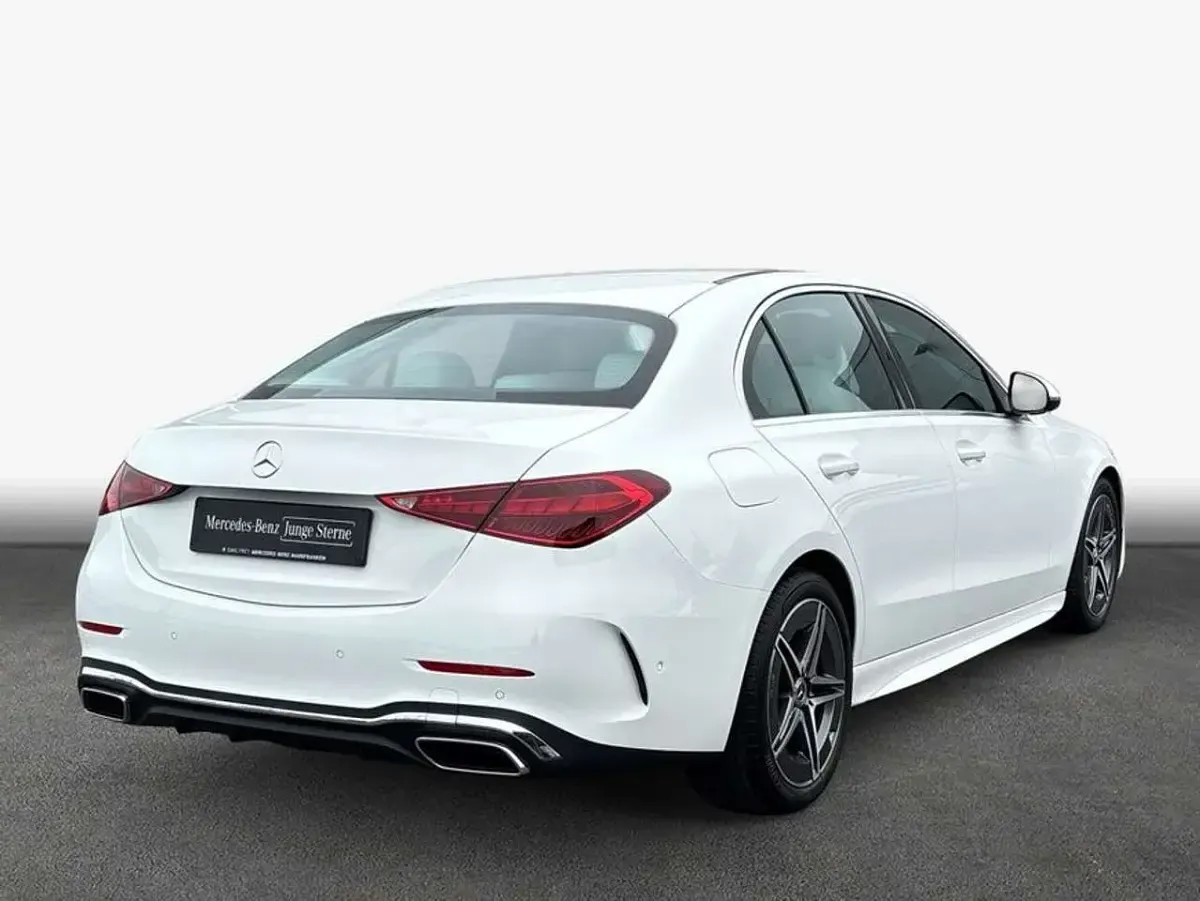 Gebraucht Mercedes C300 Advanced 258 PS (189 kW) 2025 Polarweiß Limousine