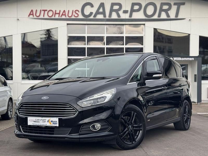 Schwarz Gebraucht 2017 Ford S-MAX Titanium Van / Kleinbus | 17.290 € (Fairer Preis) - Bild 1/4