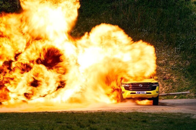 Weiß Gebraucht 2024 Toyota Land Cruiser SUV | 404.404 € - Bild 1/4