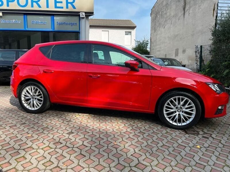 Gebraucht Seat Leon Style 131 PS (96 kW) 2020 Rot Limousine