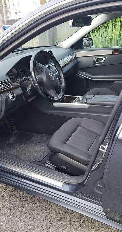 Gebraucht Mercedes E220 170 PS (125 kW) 2012 Grau Kombi