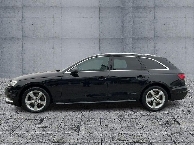 Gebraucht Audi A4 Advanced Plus 163 PS (119 kW) 2023 Mythosschwarz metallic Kombi