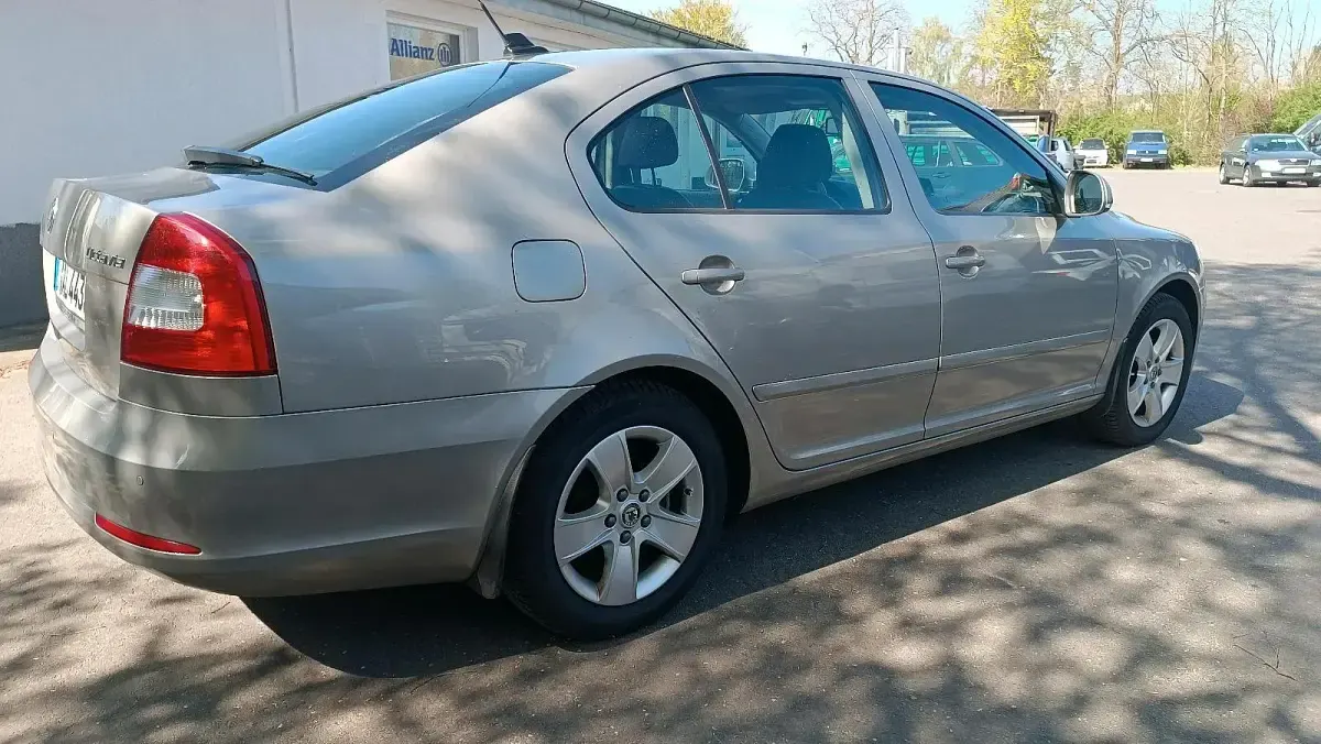 Gebraucht Skoda Octavia 2009 Silber Kombi